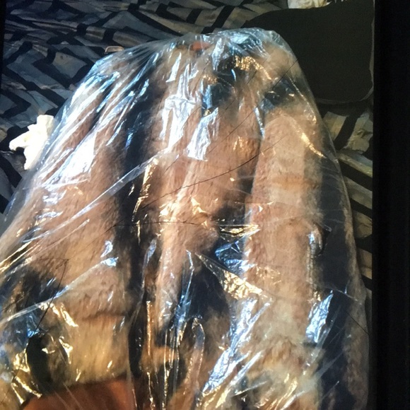 A/X faux fur & hat - Picture 6 of 6